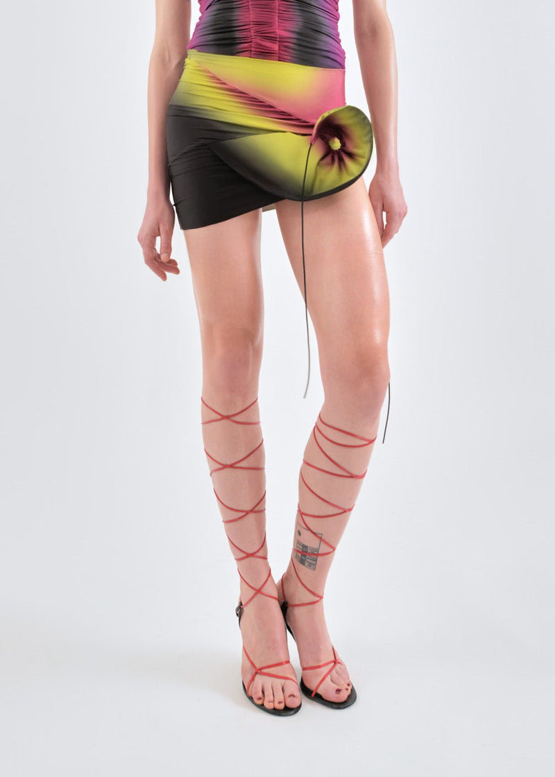 Mini shell skirt in lime/wine
