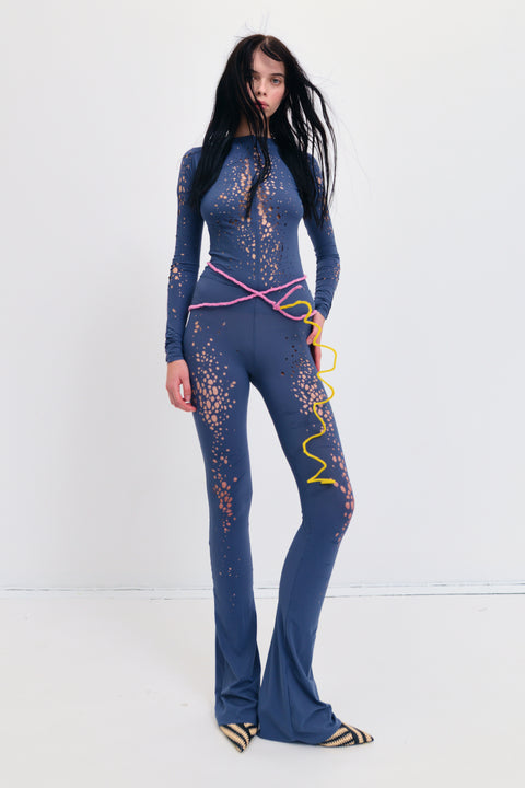 Distressed flared leggings in gray - Fal-ash