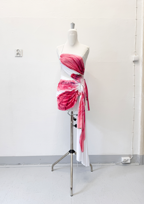 Signature mini floral dress in white/pink