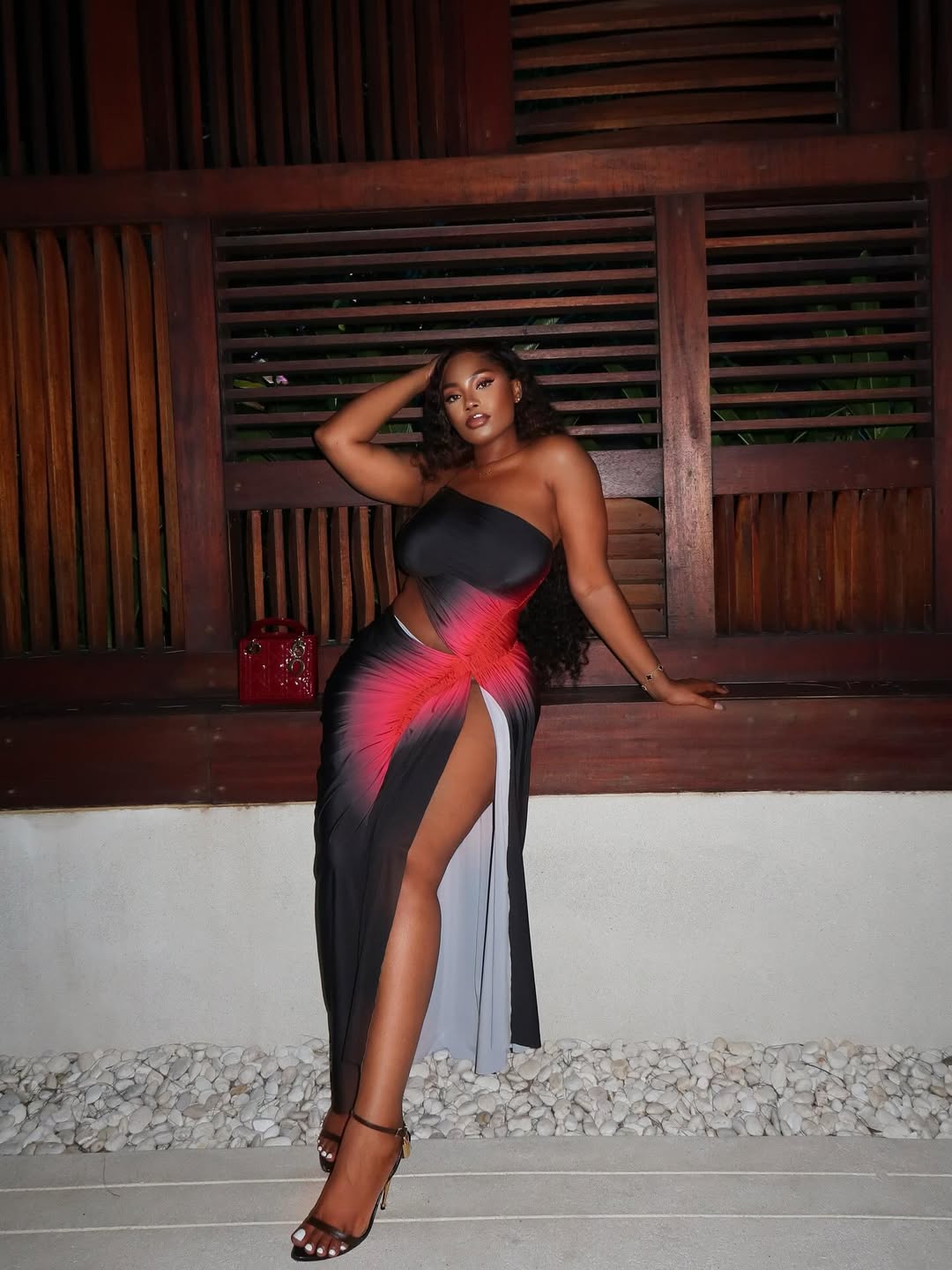 Fal-ash signature-maxi worn by c.h.u.b.iii