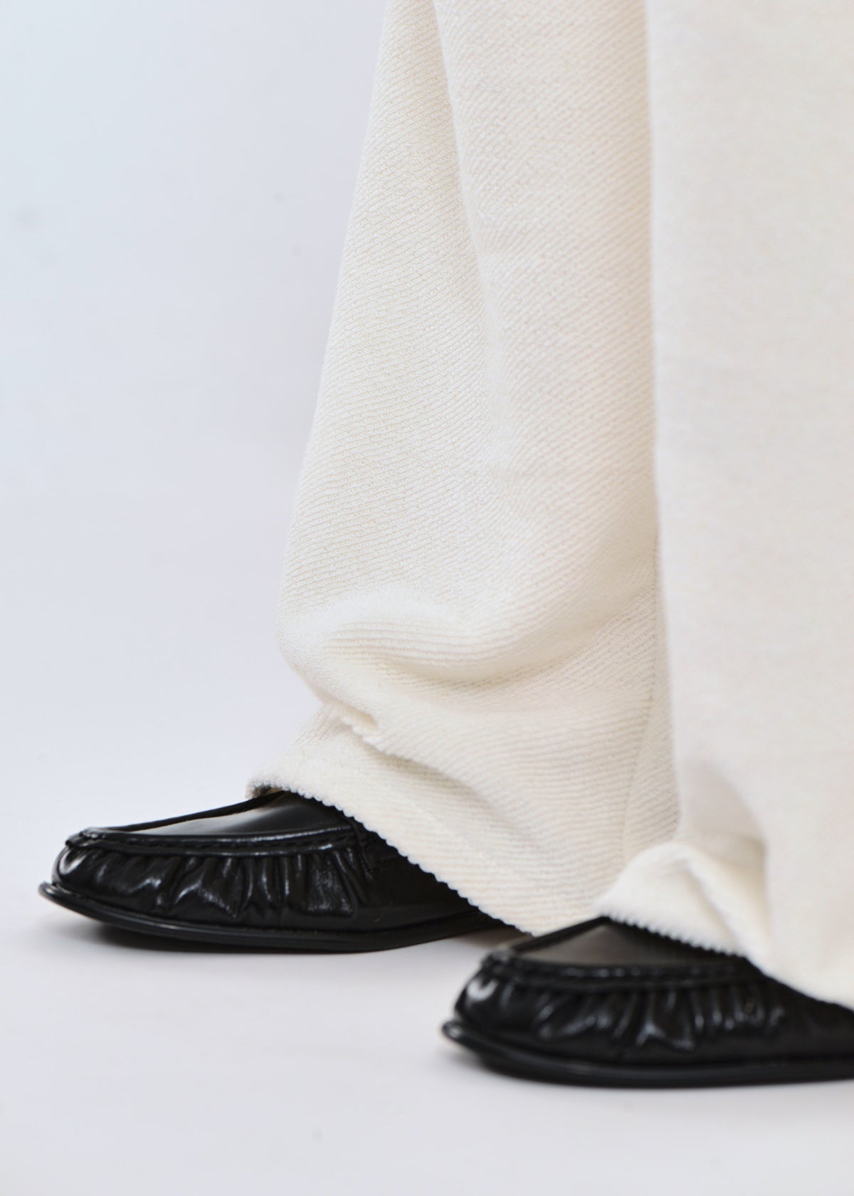 Relaxed lounge pants in beige