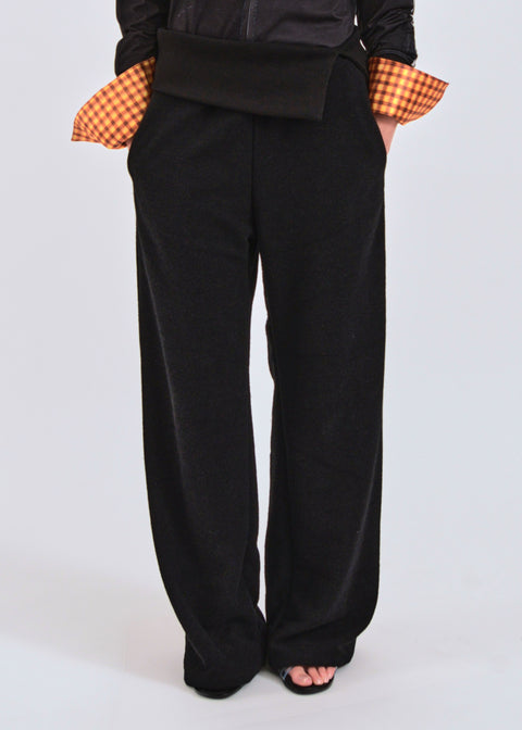 Relaxed lounge pants in black