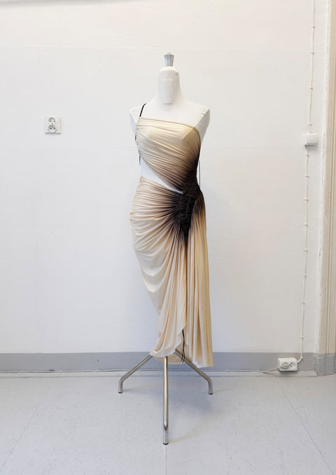 Signature dress in beige/black - M