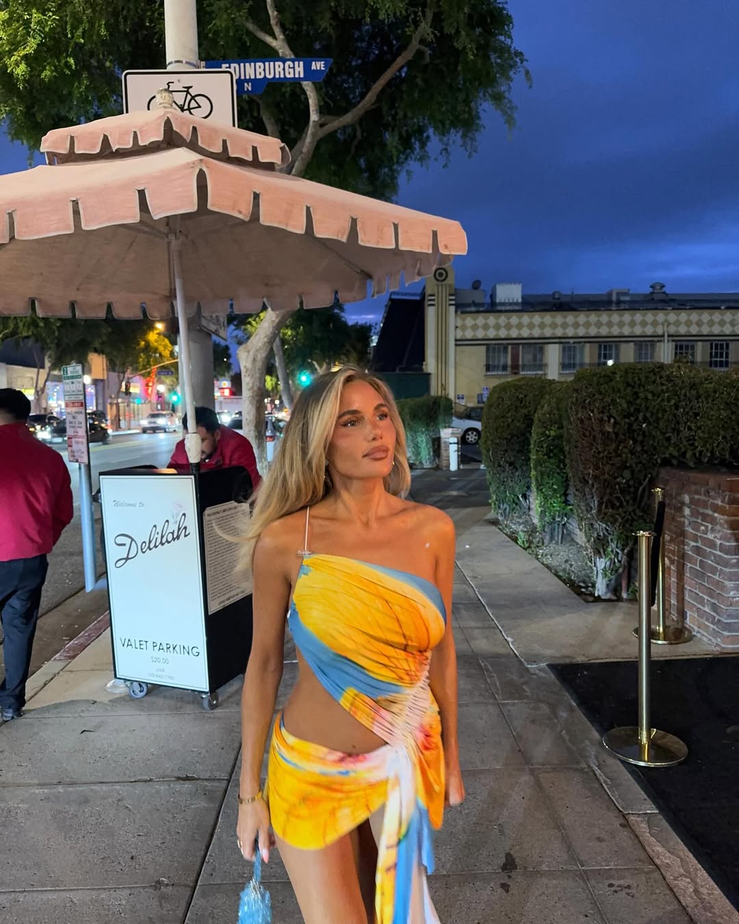 Fal-ash floral-dress worn by Jasmin