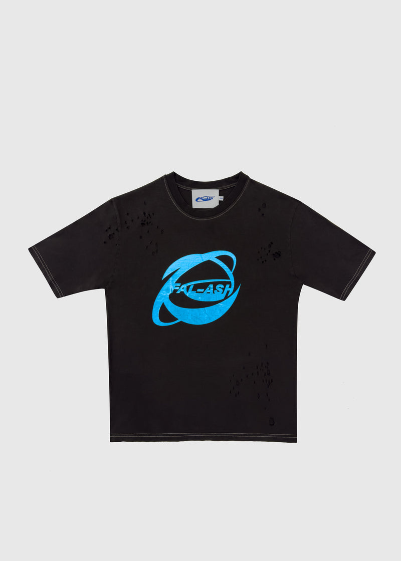 T-shirt z postarzanym logo